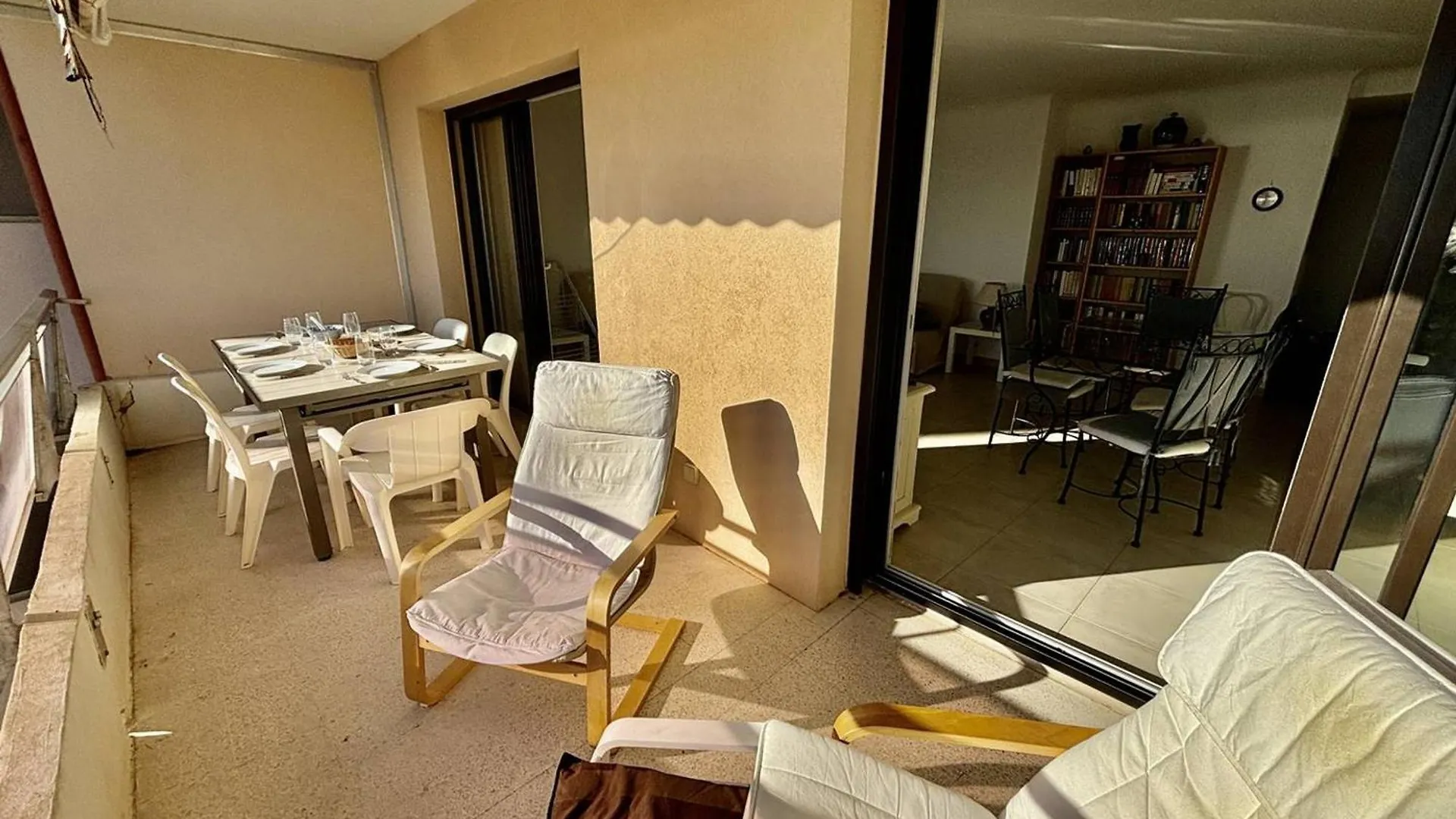 Appartement Lumineux Avec Terrasse Et Acces Plage - Fr-1-816-15 Le Lavandou Apartment